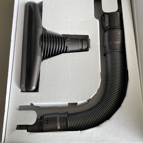 Dyson HandHeld Cleaning Kit - Picture 4 of 5